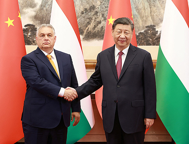 Maďarský premiér Orbán je v Číně. Jednal s prezidentem Si Ťin-pchingem