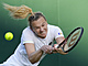 Kateina Siniaková odehrává míek v prvním kole Wimbledonu.