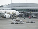 Letadlo Emirates na Letiti Václava Havla v Praze (3. ervence 2024)