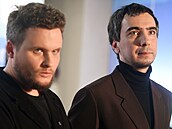 Rutí komici Vladimir Kuzncov (vpravo) a Alexej Stoljarov, kteí jsou známí...