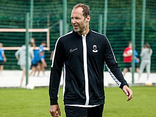Petr ech s dtmi v Písku na 19 roníku fotbalové koly, která nese jeho jméno.