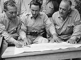 Kdy jsme ji pedstavili dva z protagonist pue, CIA a mocnou korporaci,...