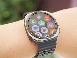 Samsung Galaxy Watch 7 a Watch Ultra