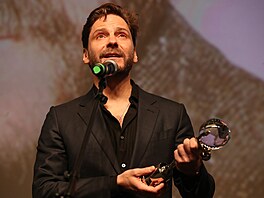 Daniel Brühl práv obdrel Cenu prezidenta MFF Karlovy Vary (4. ervence 2024)