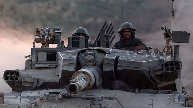 Man�vry izraelsk�ho tanku u hranic Izraele a Gazy (9. �ervence 2024)