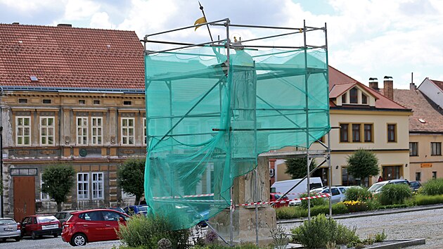 Zatmco restaurtoi opravuj sochu sv. Vclava na nmst Svobody, pokrvai a klempi pracuj na stee chrmu kaple sv. Vclava nedaleko odtud.