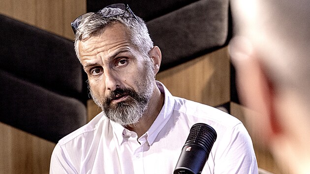 Hostem po�adu Rozst�el je plukovn�k Otakar Folt�n, vl�dn� koordin�tor strategick� komunikace st�tu.