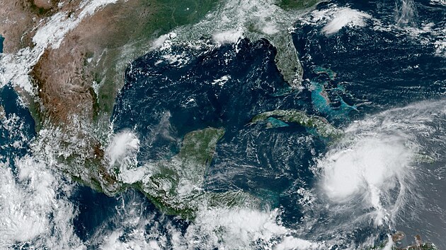 Satelitn snmek huriknu Beryl, kter se bl k Jamajce. (3. ervence 2024)