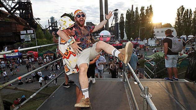Nvtvnci obho ostravskho festivalu tanen a elektronick hudby se zjevn bavili. (7. ervence 2024)