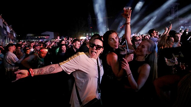 Nvtvnci obho ostravskho festivalu tanen a elektronick hudby se zjevn bavili. (7. ervence 2024)