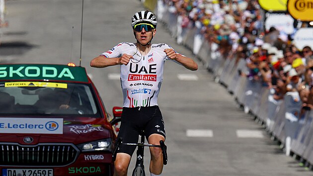 Slovinec Tadej Poga�ar slaví vít�zství ve �tvrté etap� Tour de France