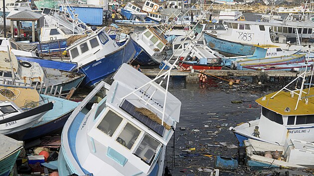 Nsledky huriknu Beryl na Barbadosu. (1. ervence 2024)