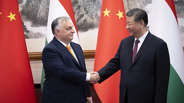 Maarskho premira Viktora Orbna pijal nsk prezident Si in-pching. (8. ervence 2024)