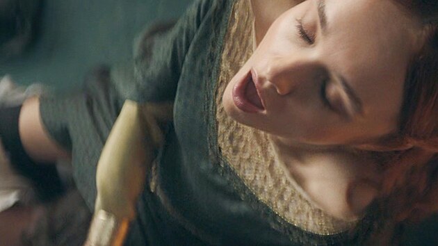 Hereka Olivia Cooke v serilu Rod draka