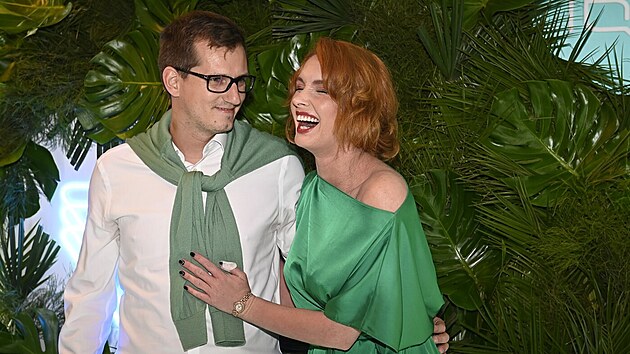 Hereka Denisa Nesvailov vyrazila na filmov festival s partnerem. (Karlovy Vary, 4. ervence 2024)
