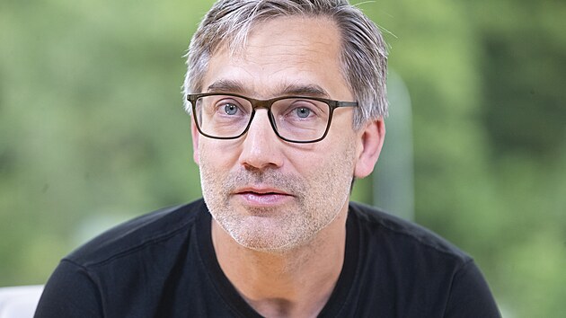 Ji Havelka byl hostem Moniky Zavelov v karlovarskm vydn poadu Rozstel (2. ervence 2024).