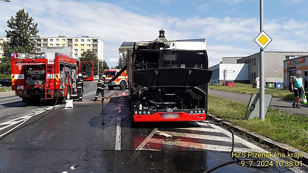 Por autobusu v Plzni na Skvranech napchal kodu za 800 tisc korun. (9. ervence 2024)