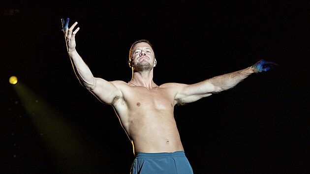Dan Reynolds z kapely Imagine Dragons v Tampě (18. března 2023)