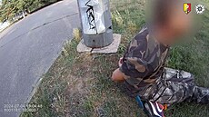 Ohrooval návtvníky parku na Vltavské, pozdji vyhrooval policistm