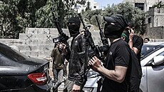 lenové palestinské milice Prapor Danín z uprchlického tábora Danín na...