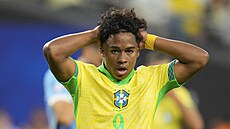 Brazilec Endrick b�hem �tvrtfinále s Uruguayí.