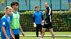 Petr ech s dtmi v Písku na 19 roníku fotbalové koly, která nese jeho jméno.