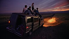 Snímek z filmu Benzínová duha. (2. �ervence 2024)