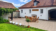 Zp�vák a skladatel Pavel Callta si po�ídil statek (2024)