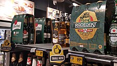 Velké pivovary roz�í�ily nabídku piv, nov� je plní do t�etinkových lahví. (9....