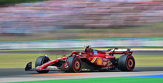 Carlos Sainz v prvním tréninku na Velkou cenu Maarska.