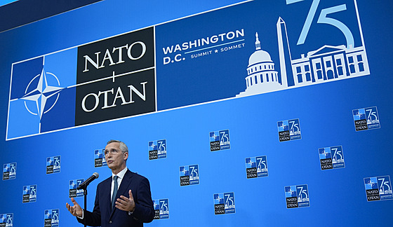 Generální tajemník NATO Jens Stoltenberg na summitu ve Washingtonu (10....
