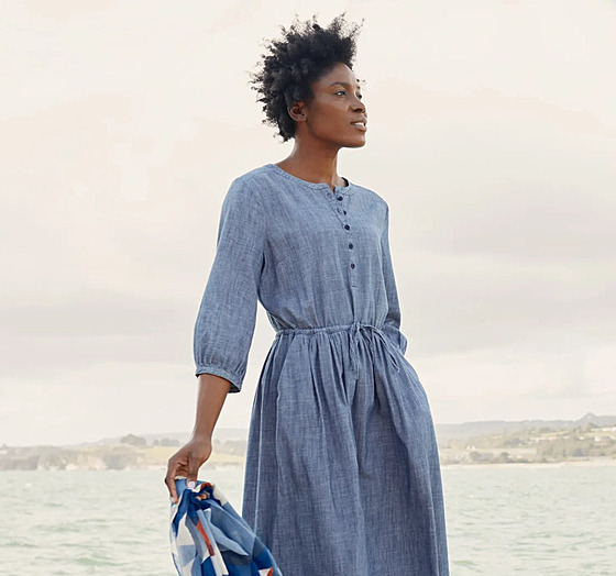 Chambray je mladí a modernjí sourozenec oblíbené dínoviny. Zaruí pohodlí v...