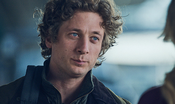 Jeremy Allen White v tetí sérii seriálu Medvd (2024)
