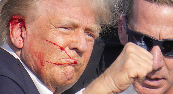 Agenti tajné sluby pomáhají prezidentskému kandidátovi Donaldu Trumpovi z...