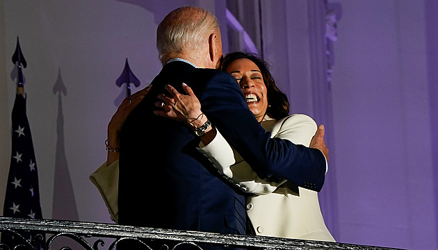 Harrisovou podpoří většina demokratů, kampaň zamíří na právo na potrat