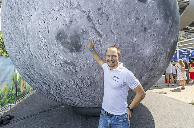 Teď jde o stálejší přítomnost na Měsíci, tvrdí budoucí český astronaut