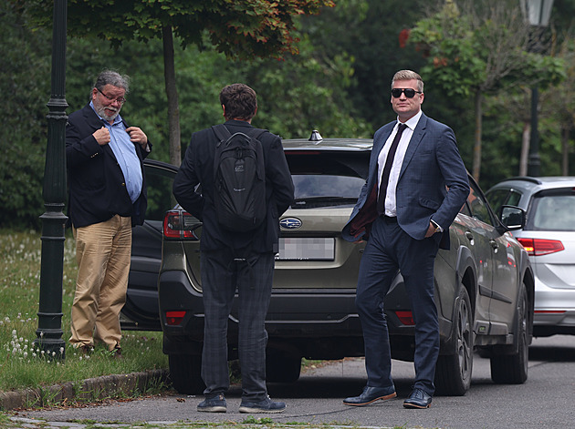 Turkovo přiznání. Auto prodal za 4,5 milionu, z firem má 250 tisíc měsíčně