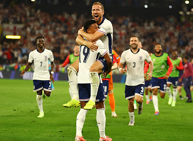 Hurá do finále! Anglie se odbrzdila, kousl Kane i jeho náhradník