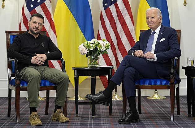 Biden se znovu ostudně přeřekl. Prezident Putin, představil Zelenského