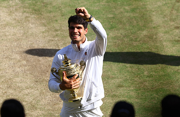 Veledílo obhájce. Alcaraz ve finále Wimbledonu jasně přehrál Djokoviče