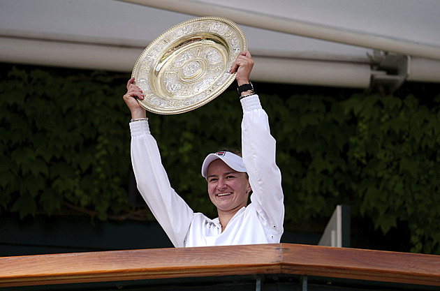 Politici včetně prezidenta gratulovali Krejčíkové k triumfu ve Wimbledonu