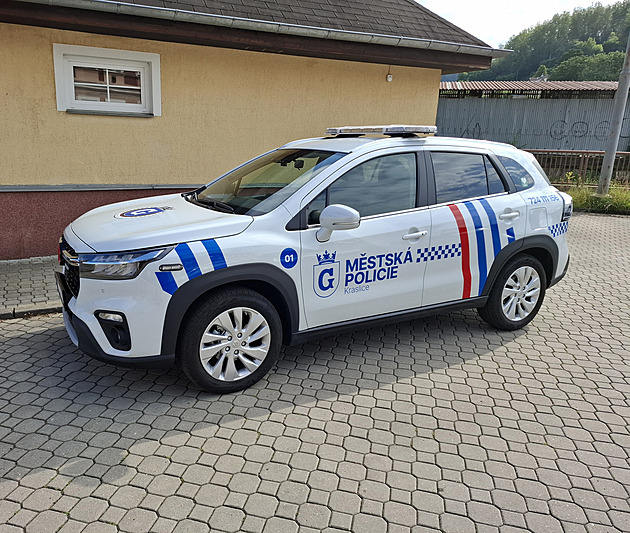Slu�ební vozidlo strá�ník� kraslické m�stské policie
