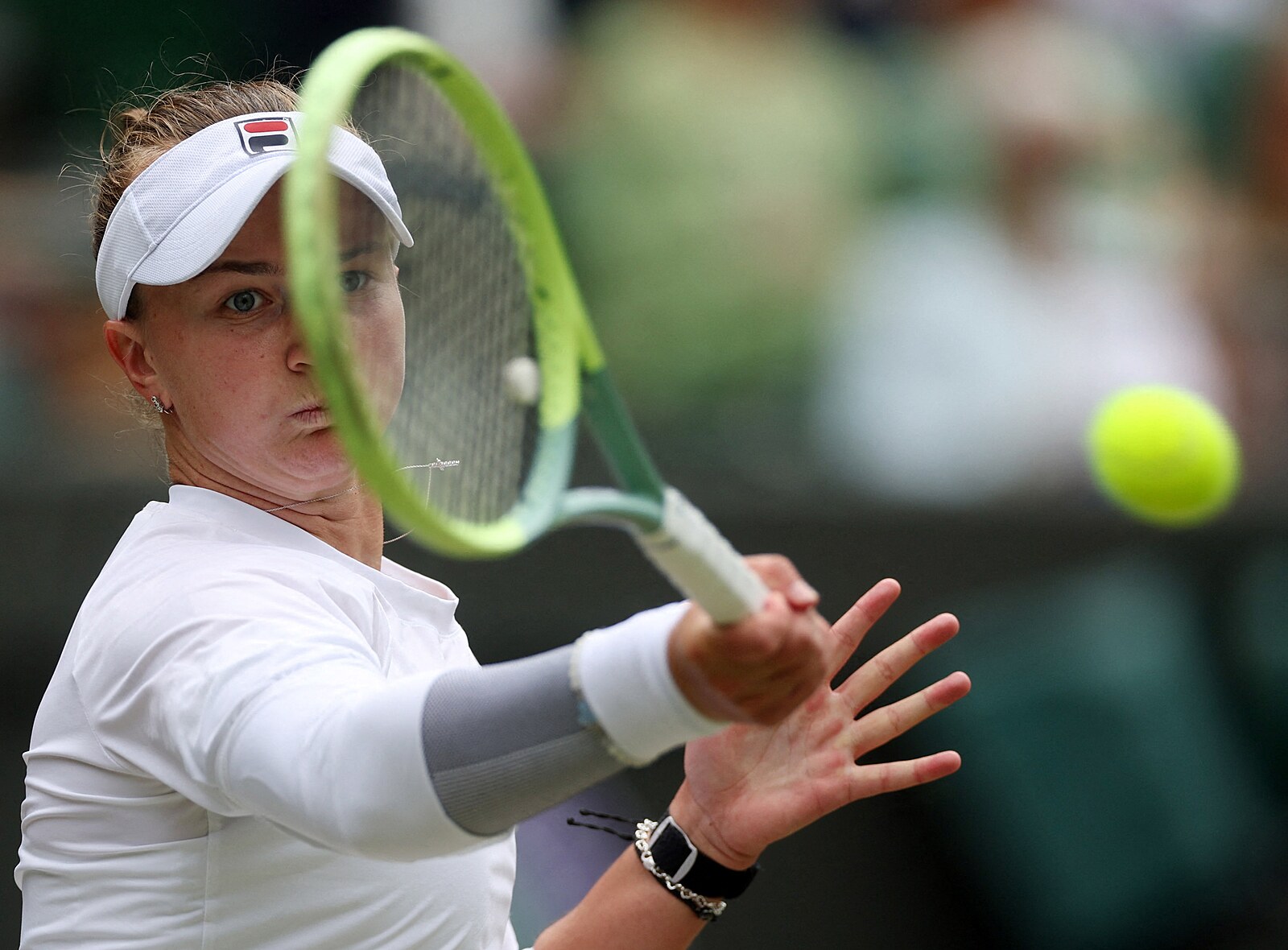 ONLINE: Krejčíková je blízko semifinále, proti Ostapenkové získala první sadu