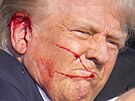 Donald Trump byl postelen do ucha na pedvolebním mítinku v Pensylvánii. (14....