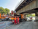 V praskch Nuslch u Fidlovaky strhl nklak trolejov veden, tramvaje mus...