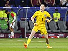 Branká Anglie Jordan Pickford se raduje z vyrovnání.