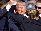 Agenti tajné sluby pomáhají prezidentskému kandidátovi Donaldu Trumpovi z...