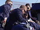 Na Trumpov mítinku se ozvaly výstely, stely zasáhly exprezidenta do ucha....