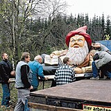 Ob trpaslk stl nejprve vedle divadla v centru st nad Labem, brzy se ale...