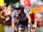 Belgian Jasper Philipsen z Alpecinu slaví vítzství v estnácté etap Tour de...